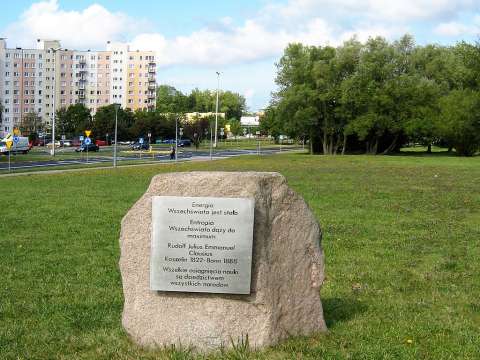 Memorial stone in front of Koszalin University of Technology, with the laws of thermodynamics as formulated by Clausius