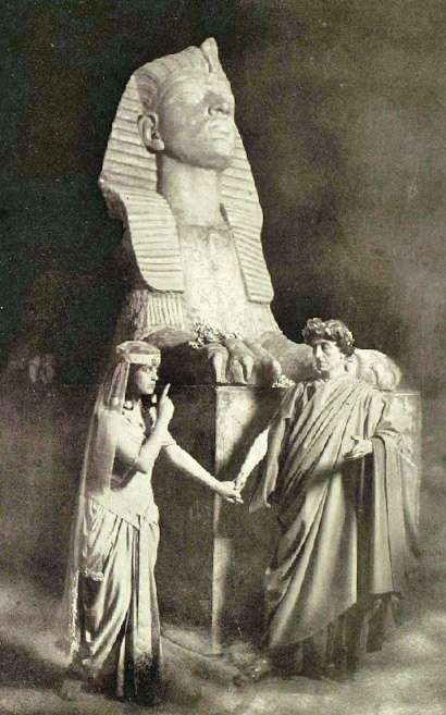 Gertrude Elliott and Johnston Forbes-Robertson in Caesar and Cleopatra, New York, 1906