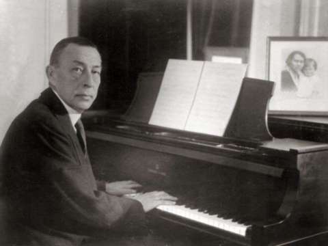 Rachmaninoff at the piano (1936 or before)