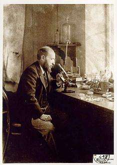 Ramón y Cajal in his laboratory.