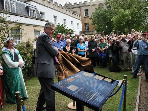 Lord Egremont unveils a Plaque commemorating Thomas Harriot at Syon House, West London (July 2009)