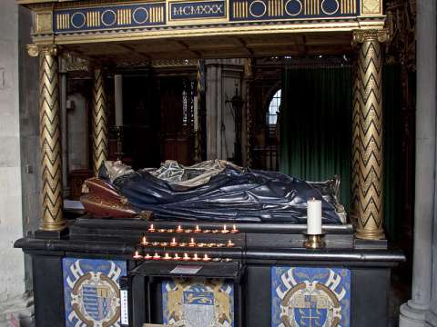 Monument with effigy of Lancelot Andrewes in Southwark Cathedral