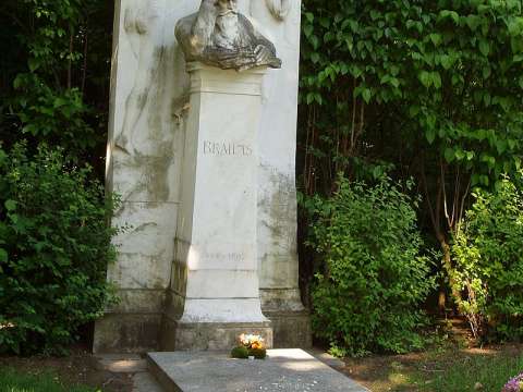 Grave in the Vienna Central Cemetery; monument designed by Victor Horta and sculpture by Ilse von Twardowski