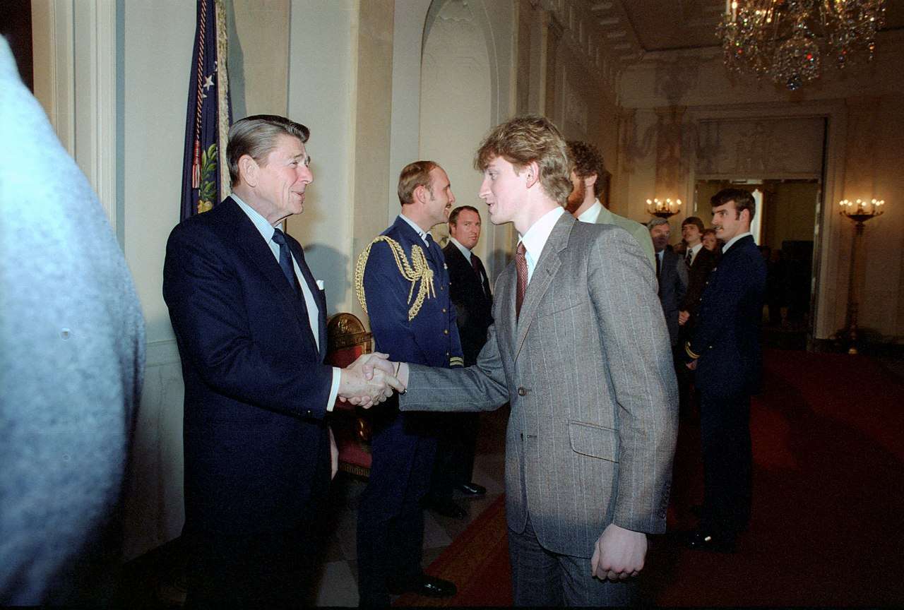 Gretzky with President Ronald Reagan in 1982