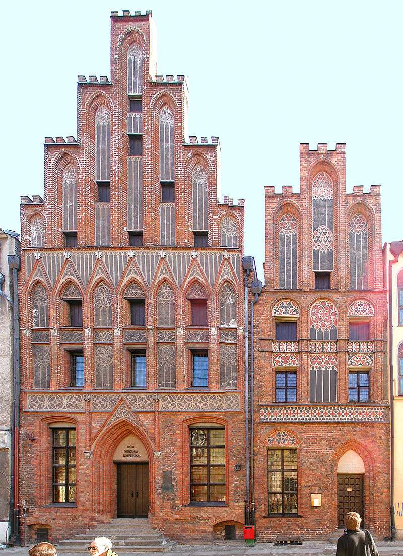 Copernicus' Toruń birthplace (ul. Kopernika 15, left). Together with no. 17 (right), it forms Muzeum Mikołaja Kopernika.