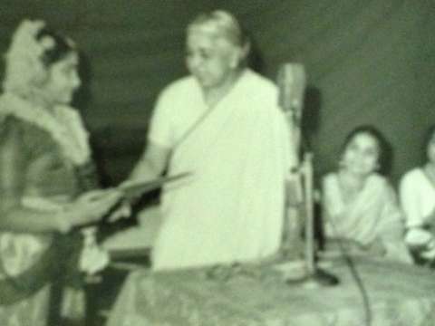 Kumari Sheila receiving an award from Rukmini Devi Arundale, 1965