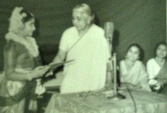 Kumari Sheila receiving an award from Rukmini Devi Arundale, 1965