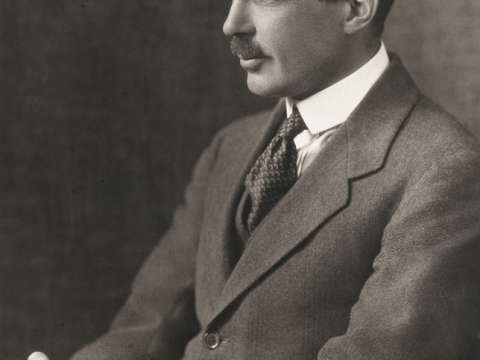 Portrait of William Lawrence Bragg taken when he was around 40 years old.