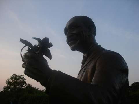 A monument to Carver at the Missouri Botanical Garden in St. Louis