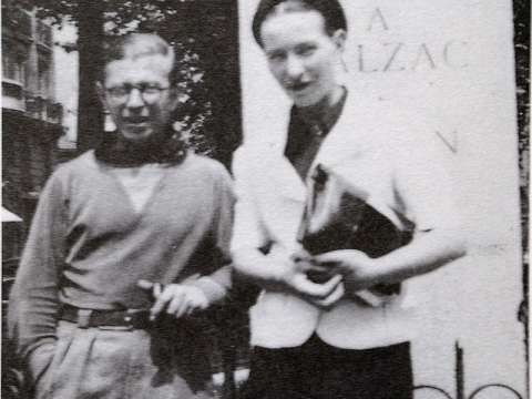 Jean-Paul Sartre and Simone de Beauvoir at the Balzac Memorial