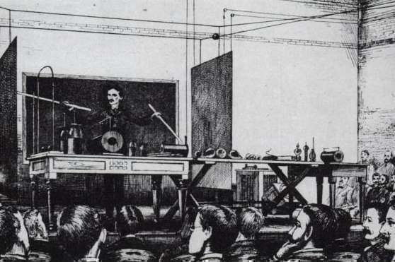 Tesla demonstrating wireless lighting by 