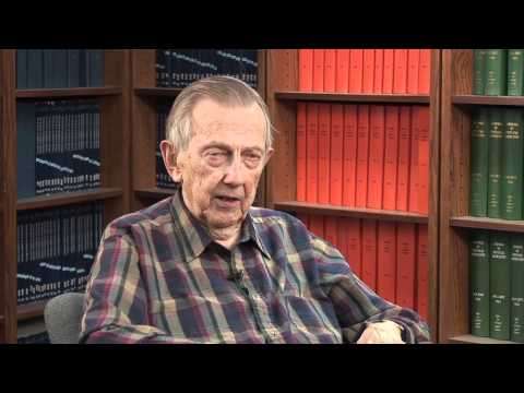 Oregon State University Emeritus Professor Ken Hedberg talks about his relationship with OSU alum, Linus Pauling.