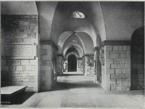 Crypt of St. Paul's Cathedral, Wren's memorial on the left