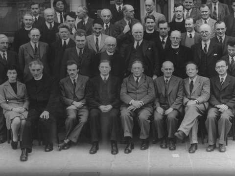 Schrödinger (front row 2nd from right) and Valera (front row 4th from left) at Dublin Institute for Advanced Studies in 1942