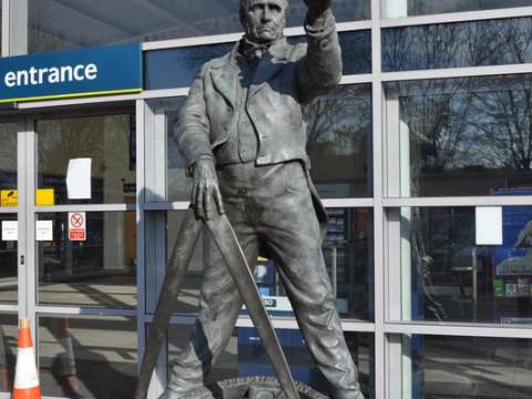 George Stephenson statue, Chesterfield March 2011