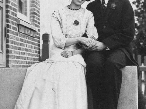 Bohr and Margrethe Nørlund on their engagement in 1910.