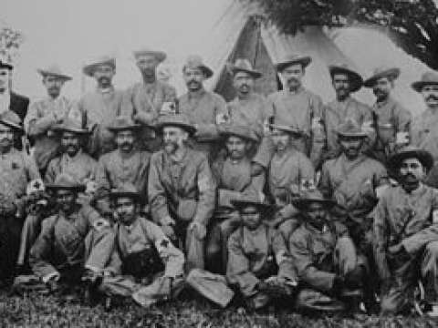 Gandhi with the stretcher-bearers of the Indian Ambulance Corps during the Boer War.
