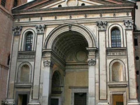 The dramatic facade of Sant' Andrea, Mantua, (1471) built to Alberti's design after his death