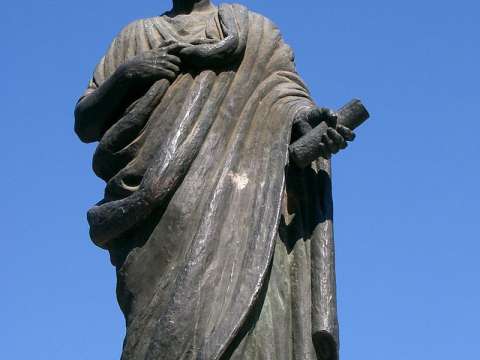 Modern statue of Seneca in Córdoba