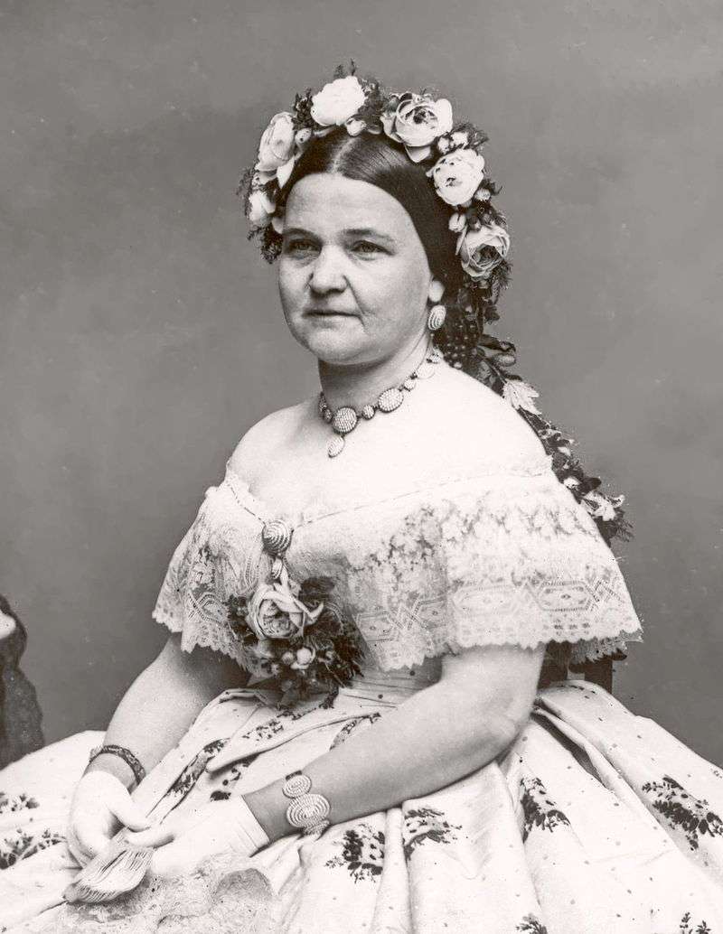  Mary Todd Lincoln, wife of Abraham Lincoln, in 1861