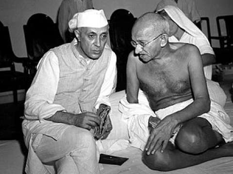 Jawaharlal Nehru and Gandhi in 1946