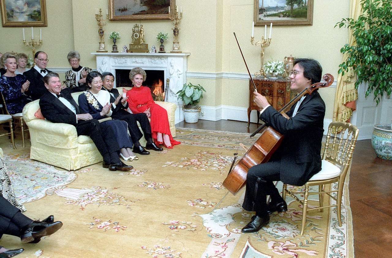 Ma performs at the White House for American president Ronald Reagan, Crown Princess Michiko and Crown Prince Akihito of Japan, and Nancy Reagan, October 1987