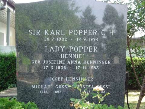 Popper's gravesite in Lainzer Friedhof in Vienna, Austria