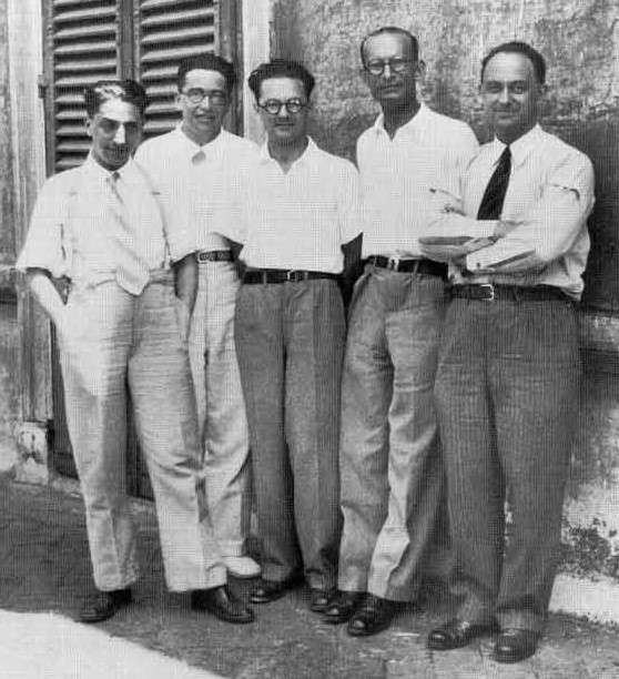 Fermi and his research group (the Via Panisperna boys) in the courtyard of Rome University's Physics Institute in Via Panisperna, circa 1934.