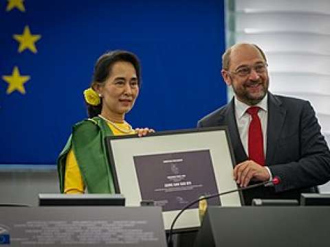 The ceremony of the Sakharov Prize awarded to Aung San Suu Kyi by Martin Schulz, inside the European Parliament's Strasbourg hemicycle, in 2013