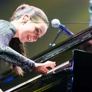 Piano prodigy Emily Bear to hit Israel for benefit concerts