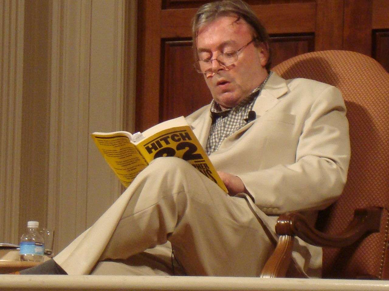 Christopher Hitchens reading his book Hitch-22 (2010)