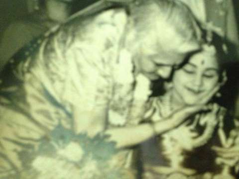 Kumari Sheila with Padma Bhushan Dhanvanthi Rama Rau, 1961
