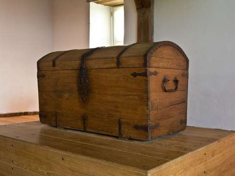 A book chest exposed at Loevestein, presumably in which Grotius escaped in 1621