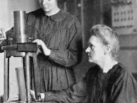 Irène and Marie Curie in 1925