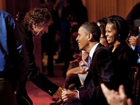 Dylan and the Obamas at the White House, after a performance celebrating music from the civil rights movement (February 9, 2010)