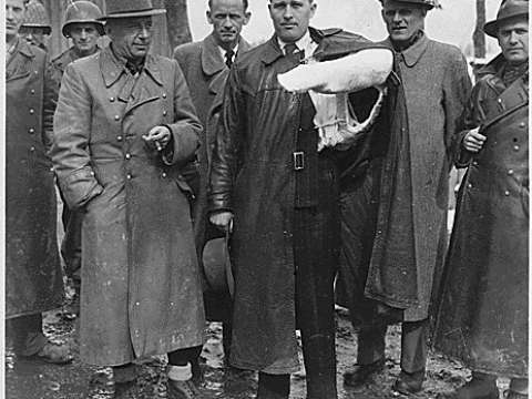 Von Braun, with his arm in a cast, Walter Dornberger (on the left) and Bernhard Tessmann (on the right) surrendered to the Americans just before this May 3, 1945 photo.