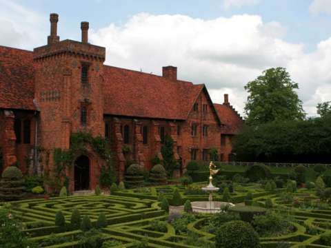 The Old Palace at Hatfield House in Hertfordshire, where Elizabeth lived during Mary's reign