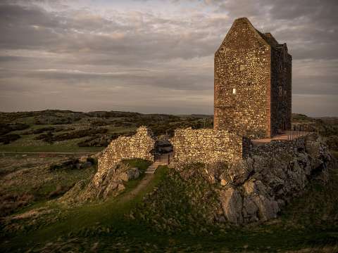Scott's childhood at Sandyknowes, in the shadow of Smailholm Tower, introduced him to the tales and folklore of the Scottish Borders