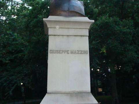 Bust of Mazzini by Giovanni Turini in Central Park