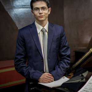 Young Israeli makes impressive debut at Miami Piano Festival