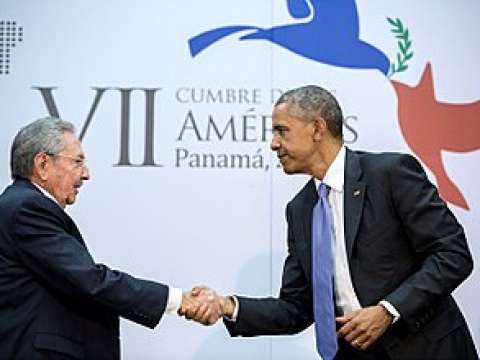 President Obama meeting with Cuban President Raúl Castro in Panama, April 2015