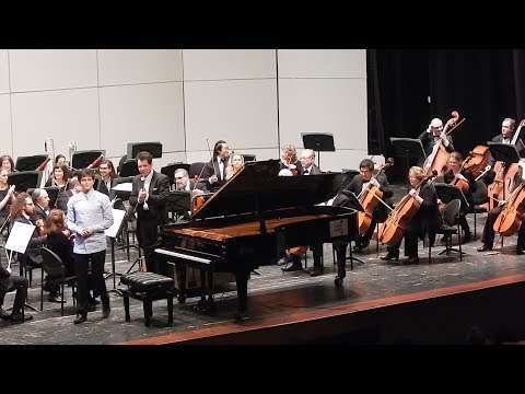 Ariel Lanyi plays Mozart Piano Concerto in G major, K 453