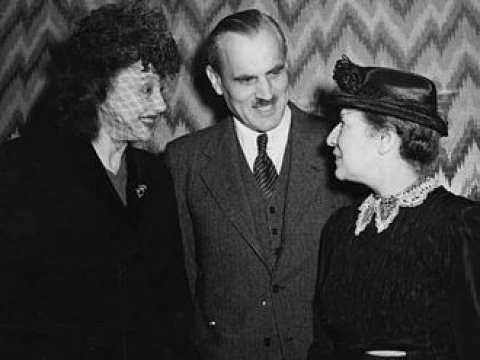 Meitner with actress Katharine Cornell and physicist Arthur Compton on 6 June 1946