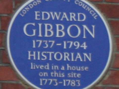 Blue plaque to Gibbon on Bentinck Street, London