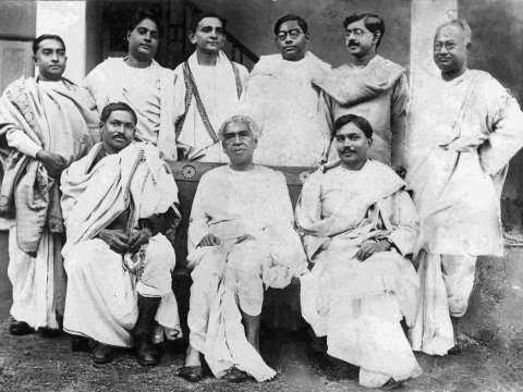 Jagadish Chandra Bose with other prominent scientists from Calcutta University.