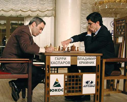 Kasparov playing against Vladimir Kramnik in the Botvinnik Memorial match in Moscow, 2001