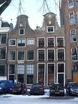 In Amsterdam, Descartes lived at Westermarkt 6 (Maison Descartes, left).