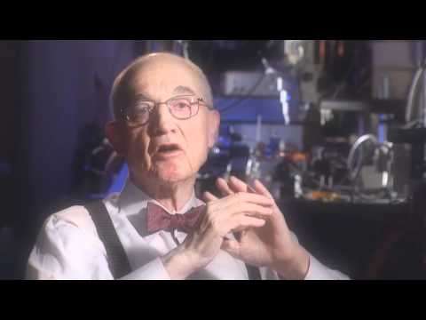 Spark of Genius: The Story of John Bardeen at the University of Illinois