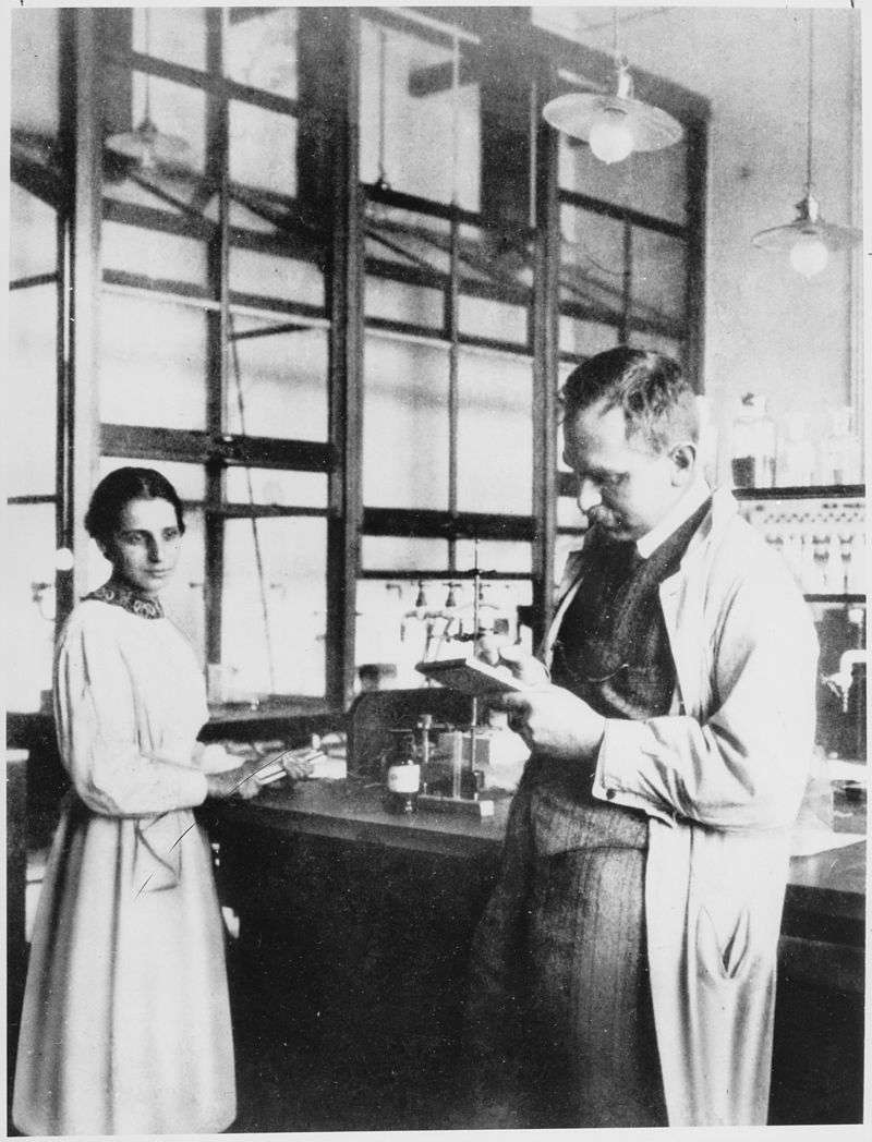 Meitner and Hahn in their laboratory, in 1913.