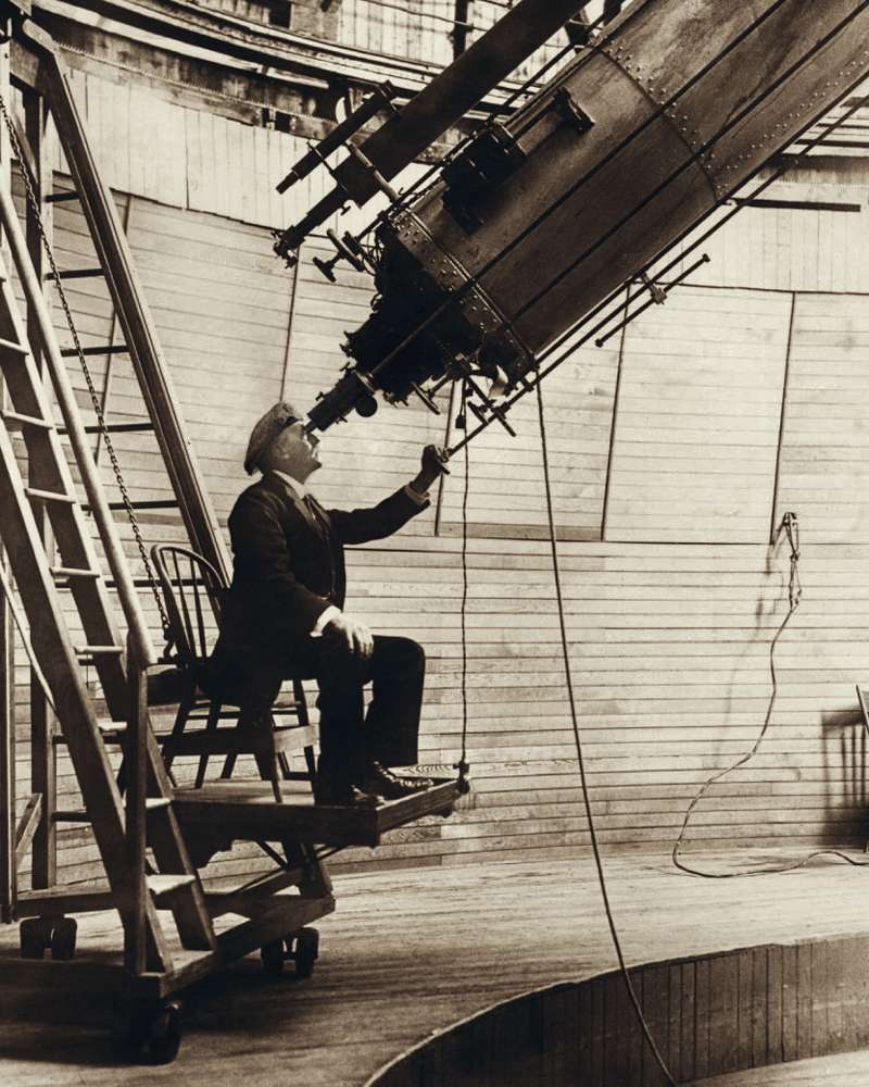 Percival Lowell in 1914, observing Venus in the daytime with the 24-inch (61 cm) Alvan Clark & Sons refracting telescope at Flagstaff, Arizona